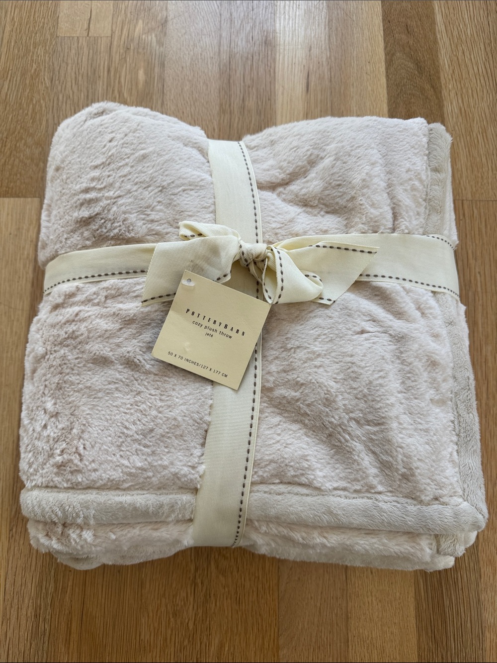 Pottery Barn Cozy Plush Throw Blanket Home Bedding, 50x70, Faux Fur
